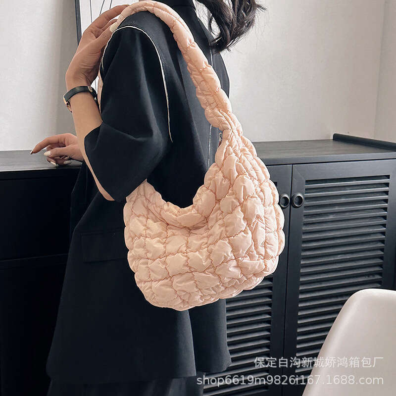 New Korean Fold Cloud Versatile Fashion One Shoulder Handheld Dumpling Large Capacity Down Cotton Underarm Women's Bag