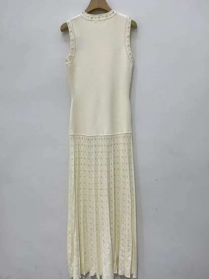 Pearls Decorated Women Round Neck Sleeveless Splicing Dress Or Short Knitted Jacket 2025 Early Spring New Women's Suit