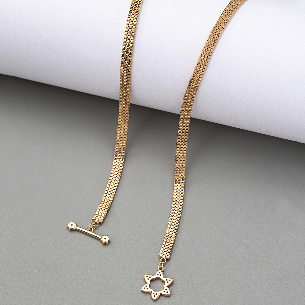 Niche Retro Fashion Simple OT Button High-grade Personality Temperament Necklace Collar Female