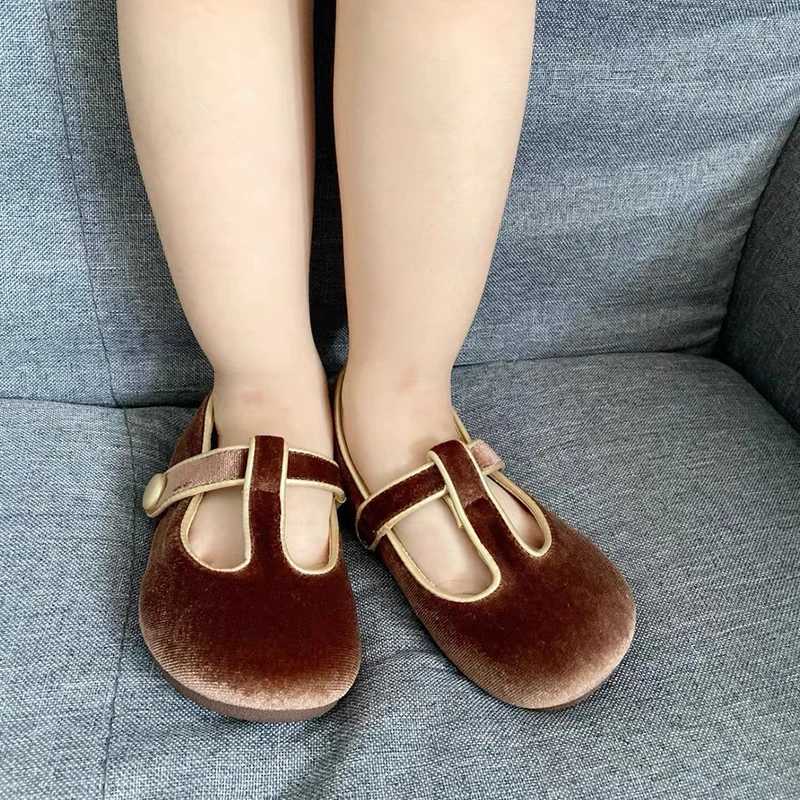 Kids Shoes Baby Girls Shoes Girls Mary Janes Vintage Velvet Casual Flats Children Footwear Toddler Infant First Step 3-12 YearsT250306