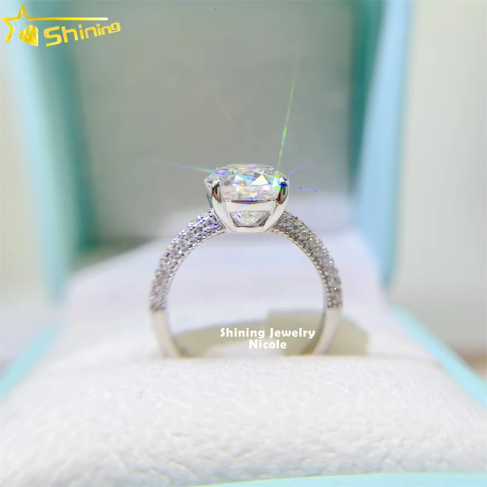 Luxury Women Side Stones Prong Setting Moissanite 5ct Oval 9*11mm 925 Silver Engagement Ring