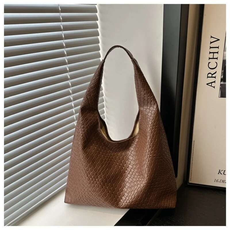 Retro Artificial Women's Leather Woven Pattern Shoulder Capacity Casual Armpit Large Tote Bag Daily Work