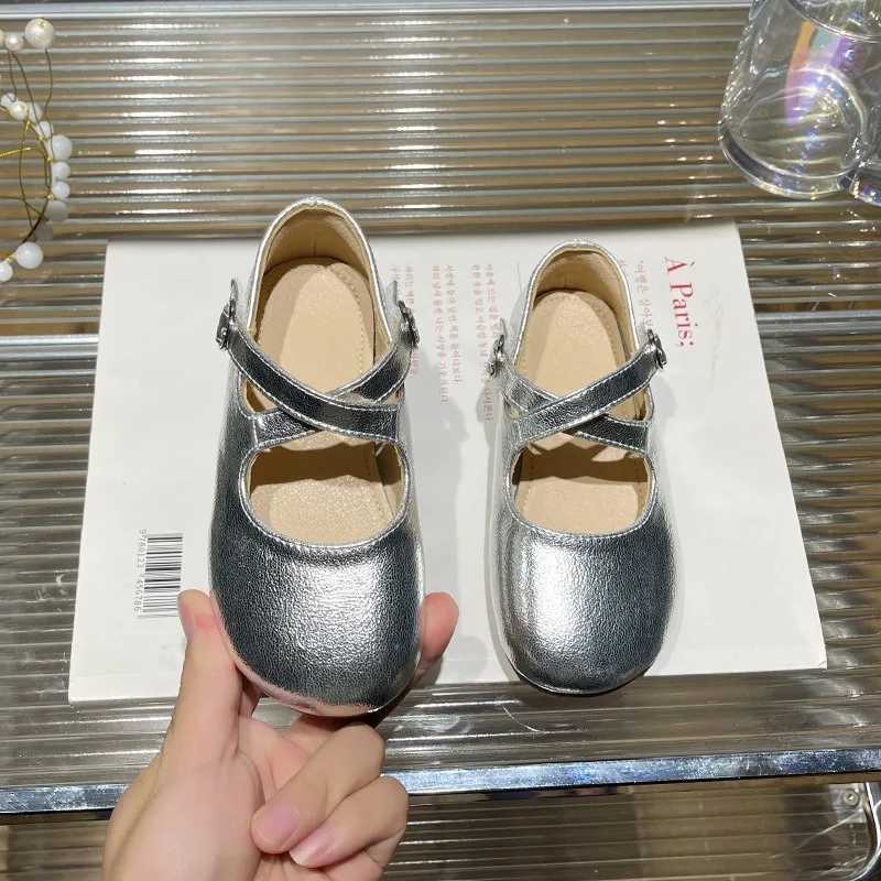 Girls Silver Leather Shoes Students New Ballet Shoes Childrens Princess Comfortable Performance Pink Flats Baby Bean ShoeT250306