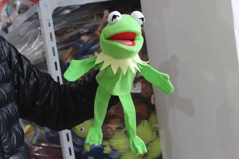 Free shipping The ppets Puppet Kermit Frog Fozzie Bear Swedish Chef Miss Piggy Gonzo WALDORF Plush Stuffed 28cm Hand Puppets Baby Kids Toys