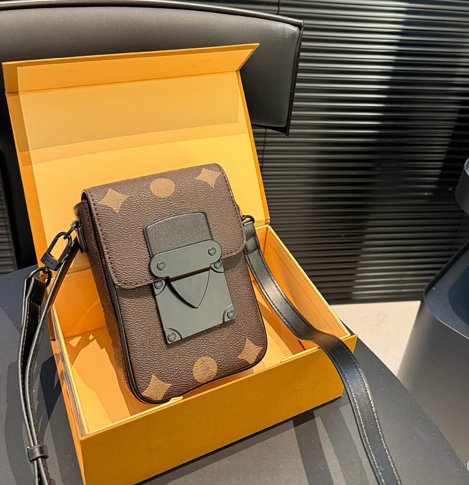 Designers bag Phone Bags S-Lock Vertical Wearable phone bag wallet Leather Shoulder Bags Cell Phonebag flap Bags Purse size 12 x 19 x 7cm