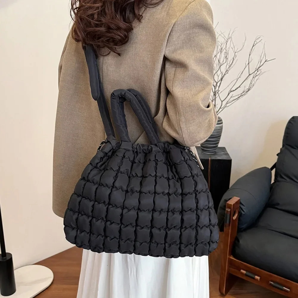 Autumn Cotton Cloud Bags For Women Large Capacity Lattice Shoulder Crossbody Bags Ladies Tote Bag Fashion Handbags 250306