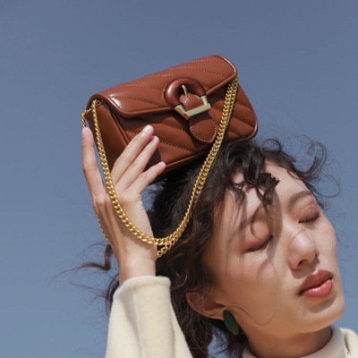 2025 New Fashionable Light Luxury Summer Women's Multi Functional Small Fragrant Embroidery Thread Chain Design Oblique Mini Bag