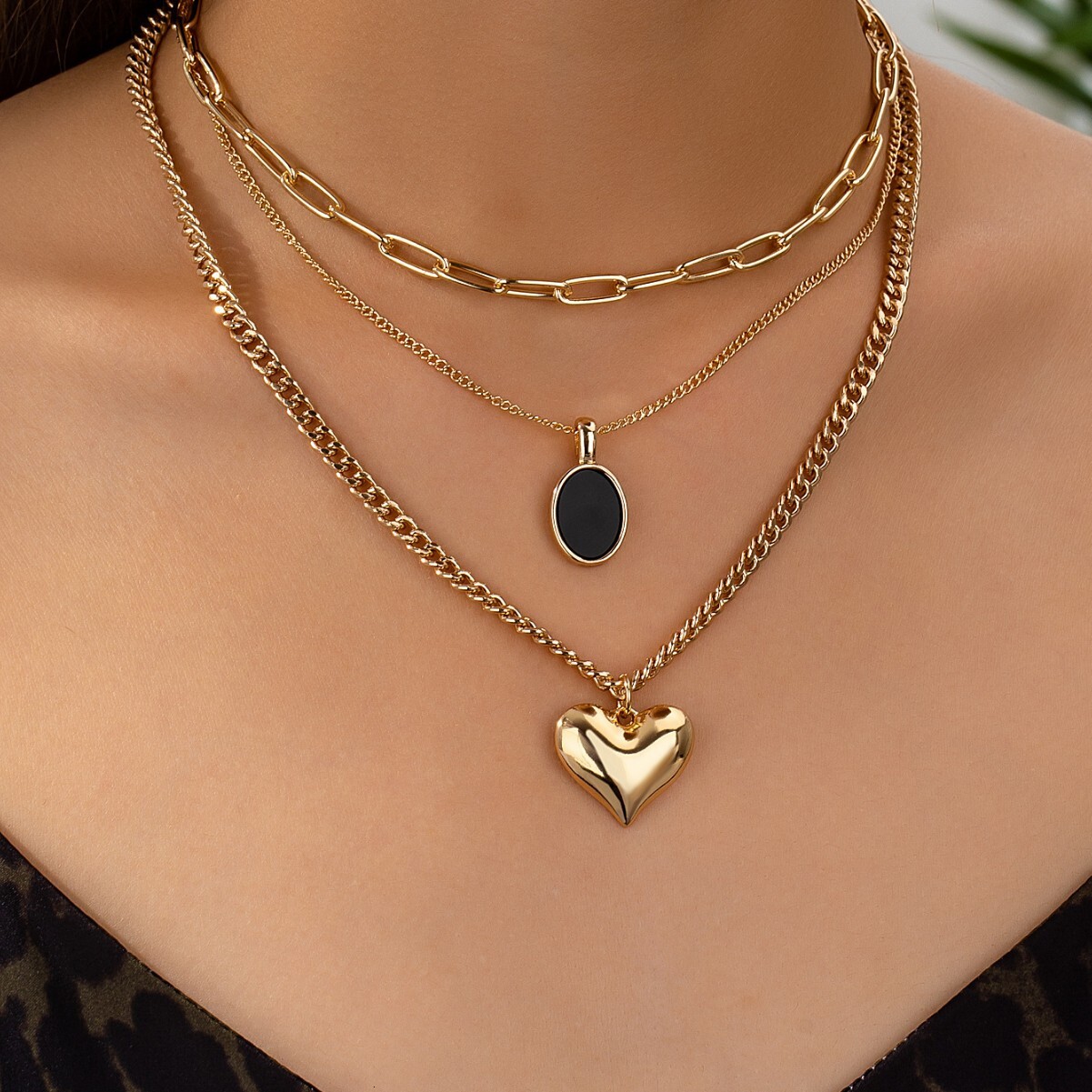 Ins Metallic Temperament Multi-layered Love Pendant Personality Necklace Collar Women's Jewelry