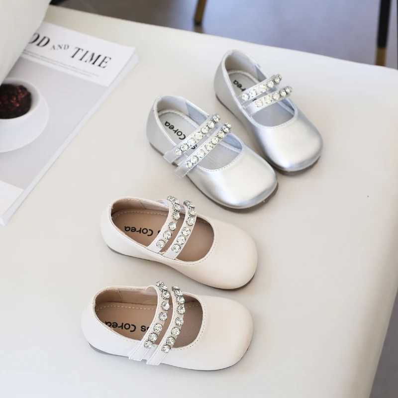Red Patent Leather Ballet Flats Baby Girls Luxury Crystal Studs Mary Jane Shoes Kids Round Toe Rhinestone Wedding Party ZapatosT250306