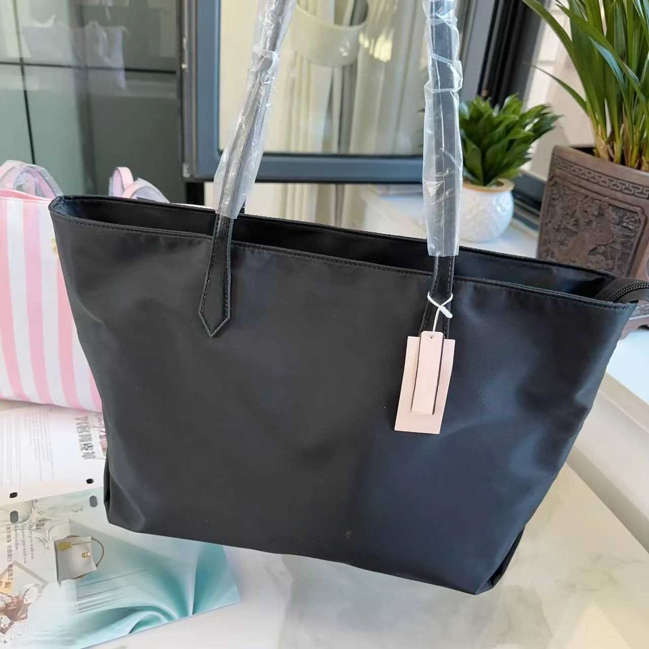 New Fashion Womens Handbag Ladies Shoulder Bags Casual Large Capacity Beach Handbag Shopping Bag Y250306