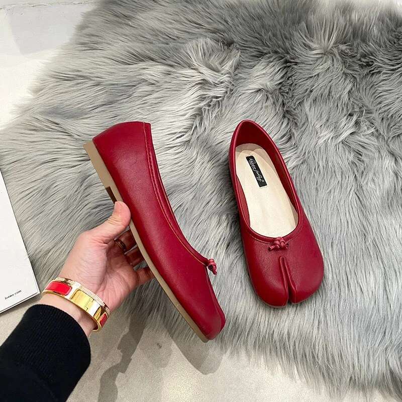 Women Tabi Ninja Shoes Woman Microfiber Leather Comfy Flats Split Toe Slippers Soft Bottom Loafers 2025 New Fashion Design