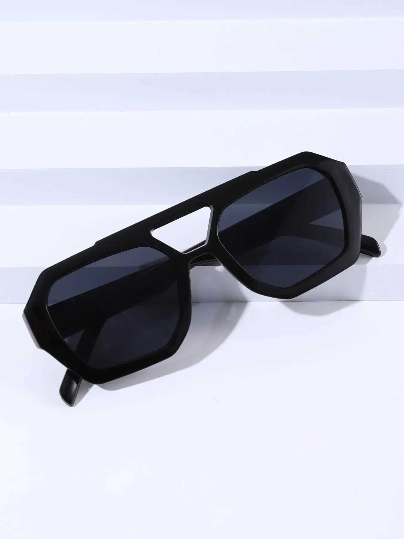 European and American Double Beam Irregular Sunglasses 2023 New Retro Personalized Sunglasses Popular on the InternXJ250306