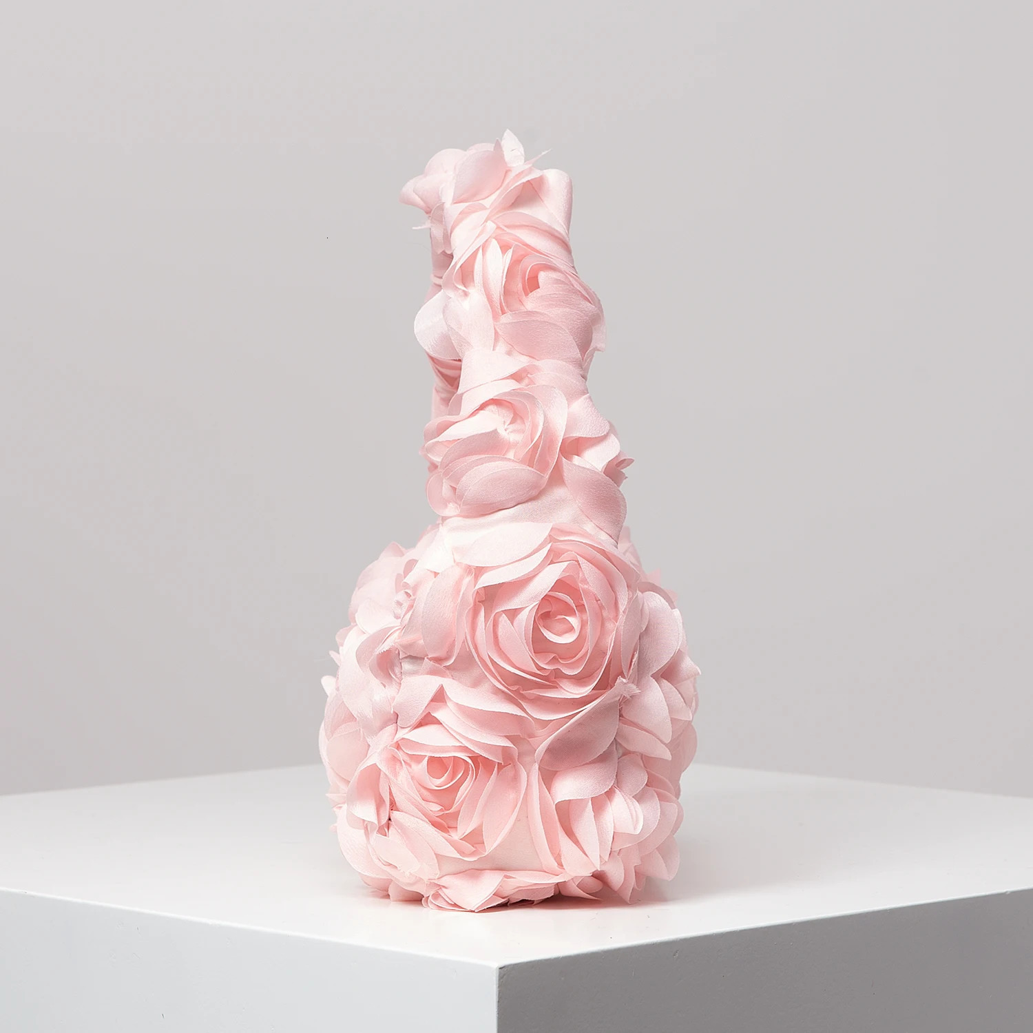 Elegant rose handbag wedding party dinner bag sweet and cute small square bag suitable for womens giftsrandom pattern 250306