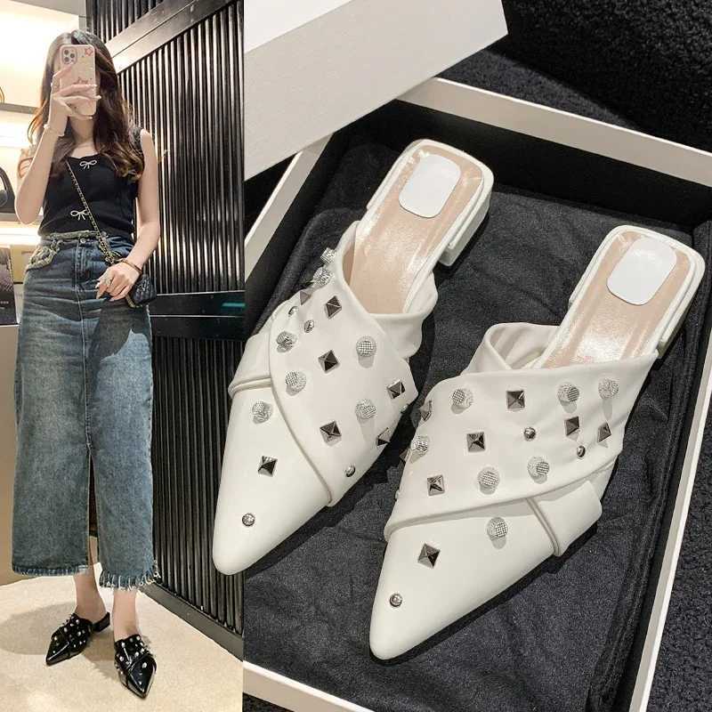 2025 Fi Summer New Wens Modern Slippers Punks Designer Pointed Toe Flat Heel Solid Color Low Heel Slippers Y250306