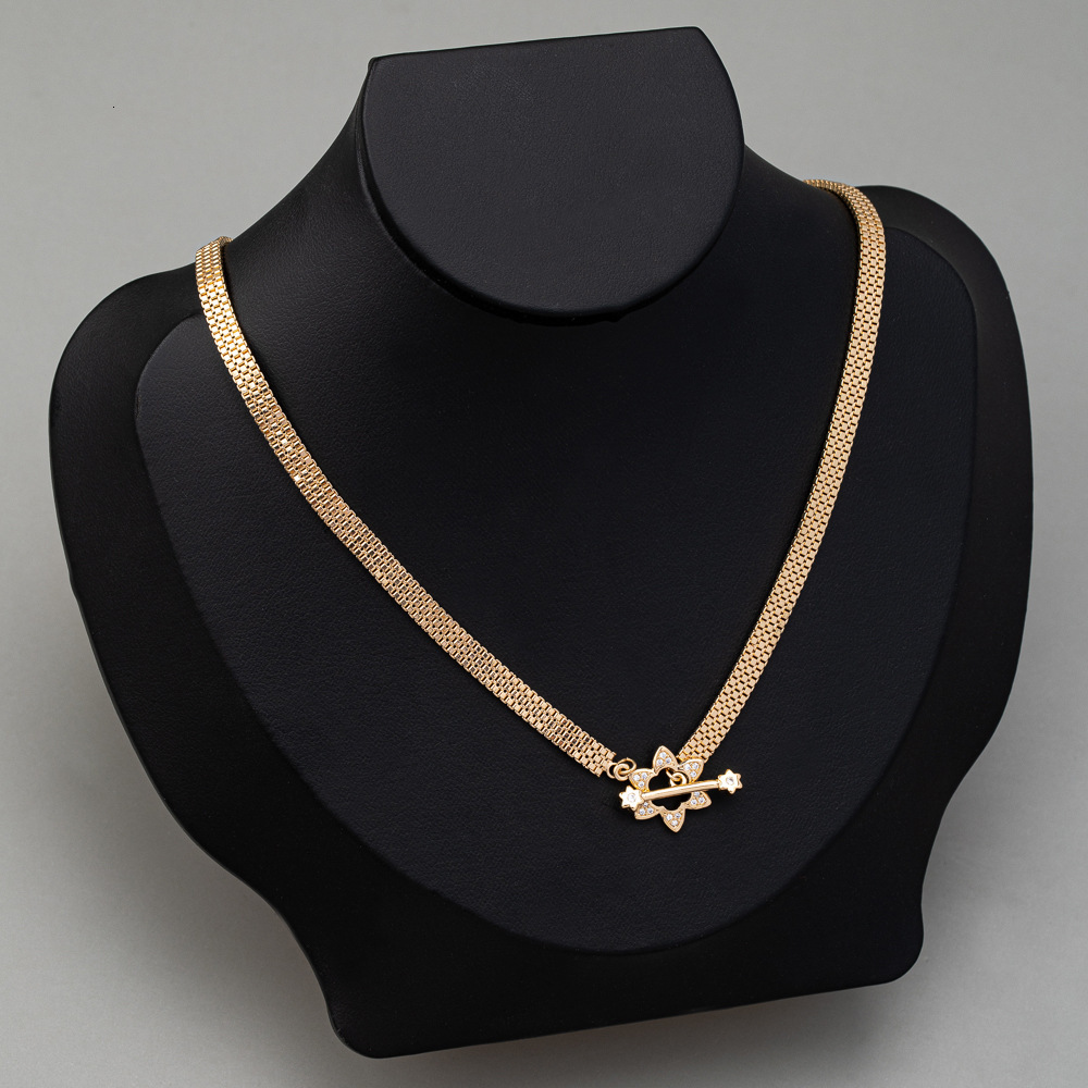 Niche Retro Fashion Simple OT Button High-grade Personality Temperament Necklace Collar Female