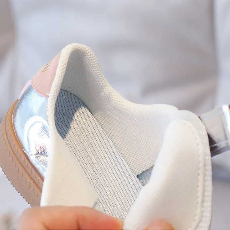 Children Fashion Sport Shoes Boys Girls Non-slip Flat Bottom Comfort Shoes Kids Soft Sole Silver Patchwork Casual Sneaker H08014T250306