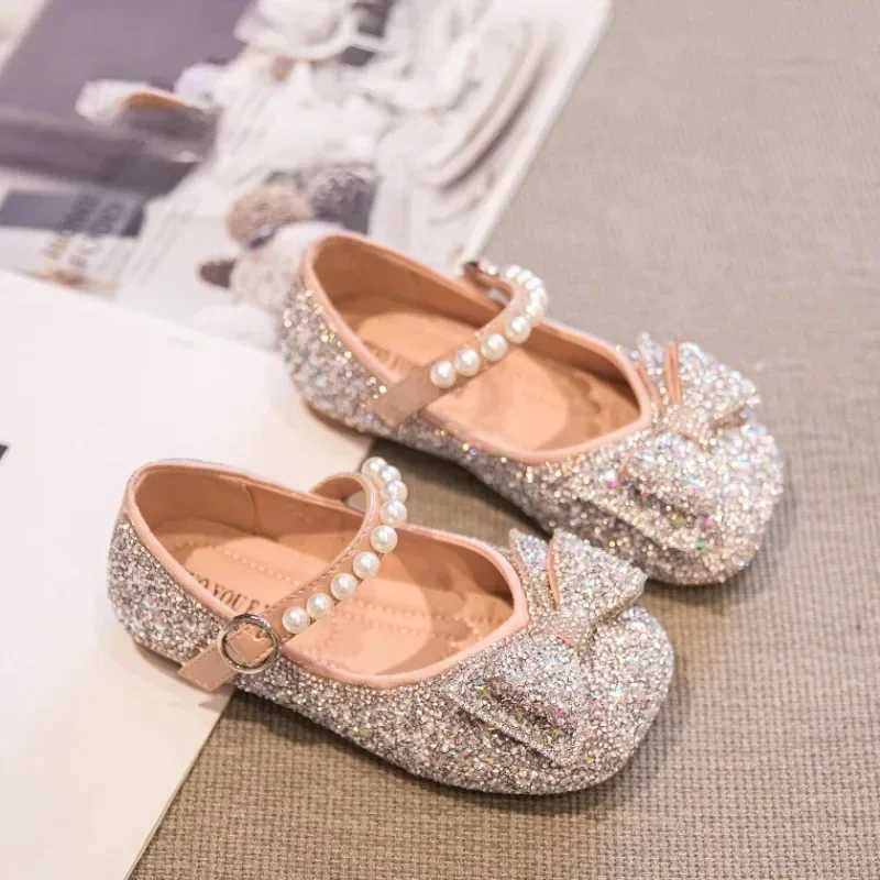 Summer Kid Flat Shoes 2025 Girls Princess Soft Sole Ballet Dance Shoes Water Diamond Small Leather Mary Jane ShoesT250306