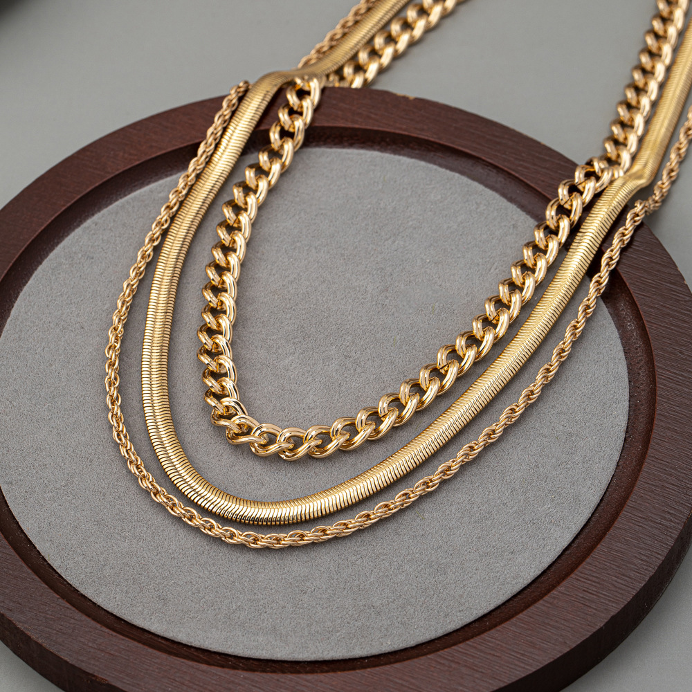 Boho Style Fold Wear Snake Bone Chain Women Fashion Trend Metal Necklace Jewelry
