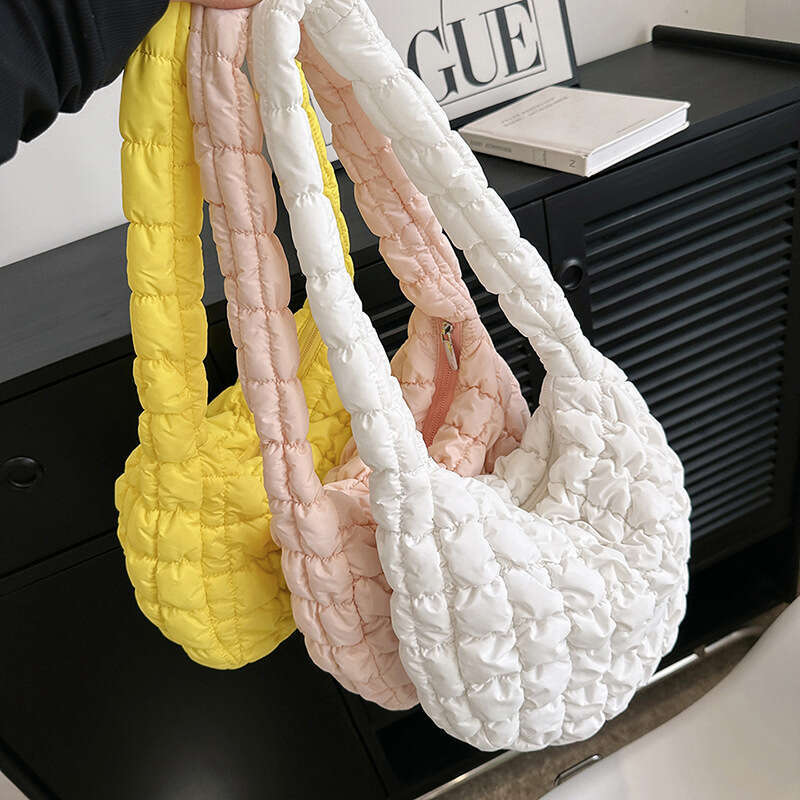 New Spring/Summer With Cloudy Folded Big Bags For Women's Leisure Personality, Lightweight, Large Capacity Dumpling Crossbody Bags, Commuting