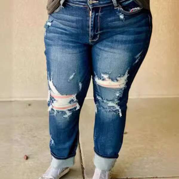 European American women's jeans with ripped waist, small leg hip-hop pants, 2025 new style, chic and elegant clothing
