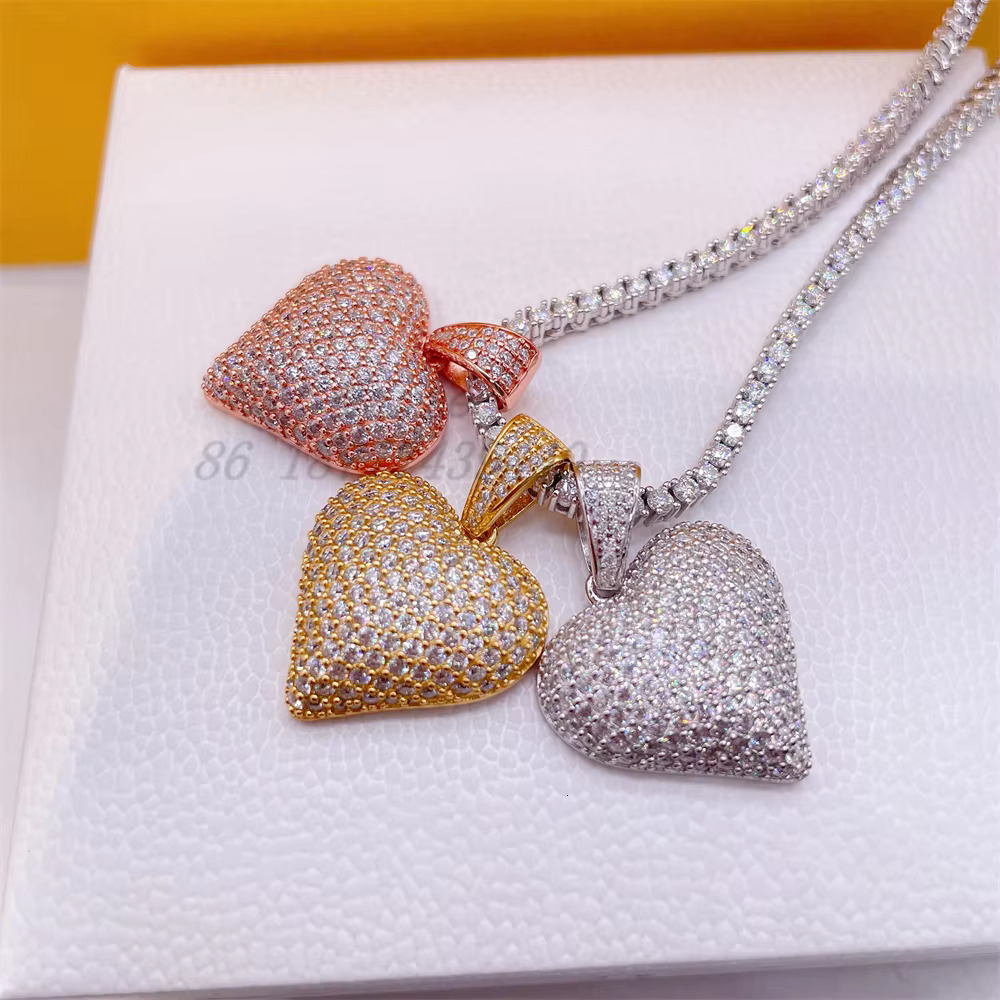 S925 with Vvs Moissanite Heart-shaped Glow-in-the-dark Moissanite Hip Hop Jewelry Custom Pendant Diamond
