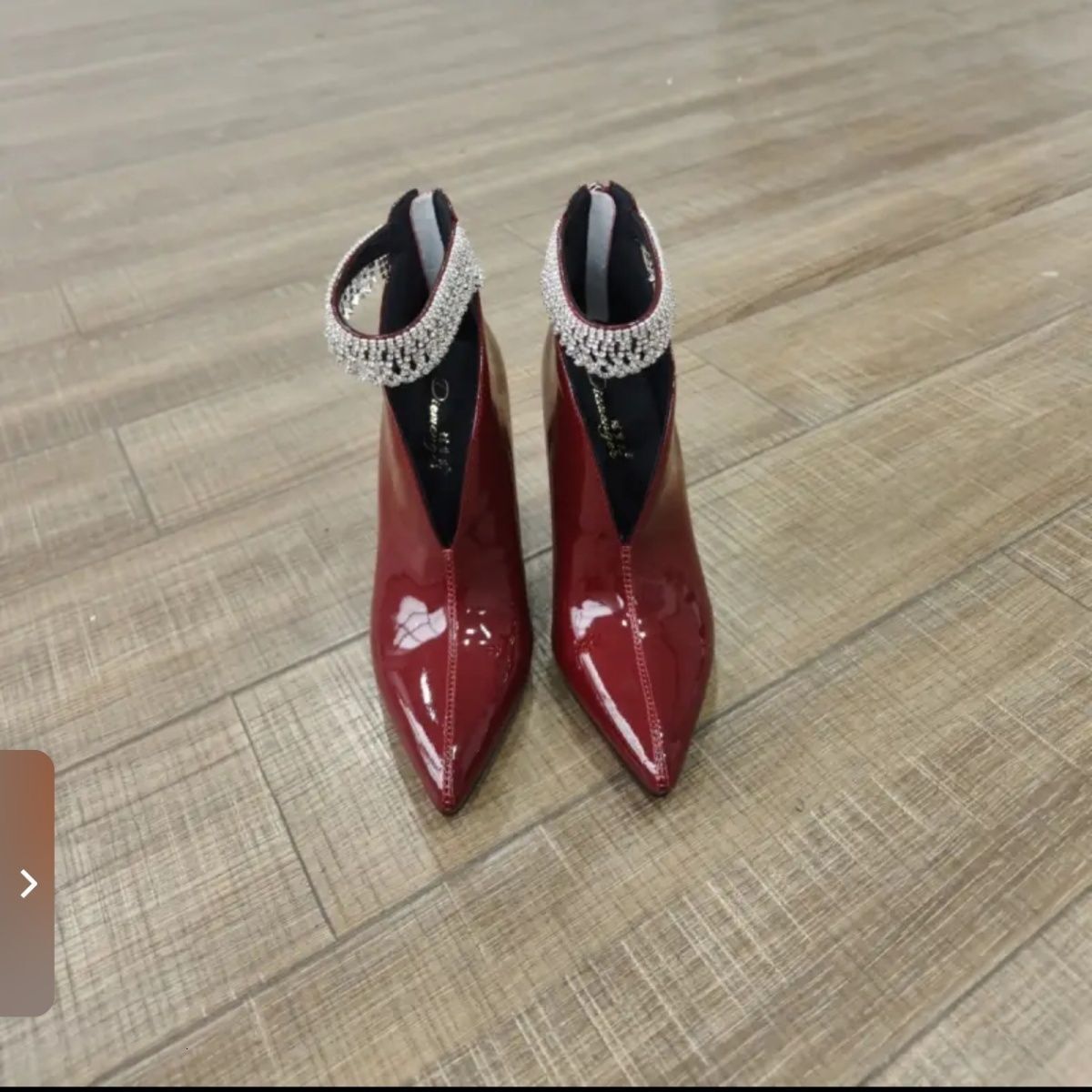 Shuidian New 2025 French Zipper Sexy Temperament Short Boots Pointed Fashion Valentine's Day