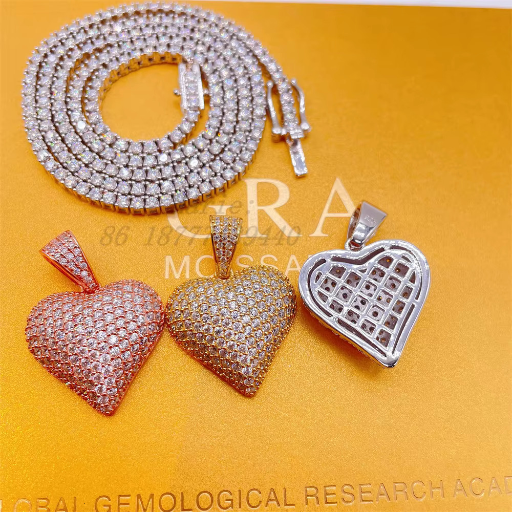 S925 with Vvs Moissanite Heart-shaped Glow-in-the-dark Moissanite Hip Hop Jewelry Custom Pendant Diamond