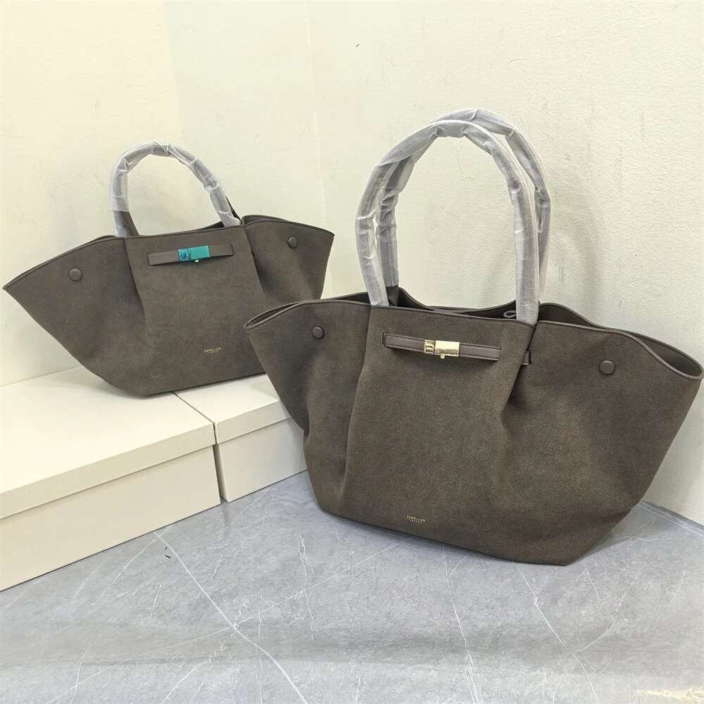 European And American Fashion New Bat-Shaped Wing Handbag Niche Brand Design Multi-Functional Large Capacity Shoulder Bag