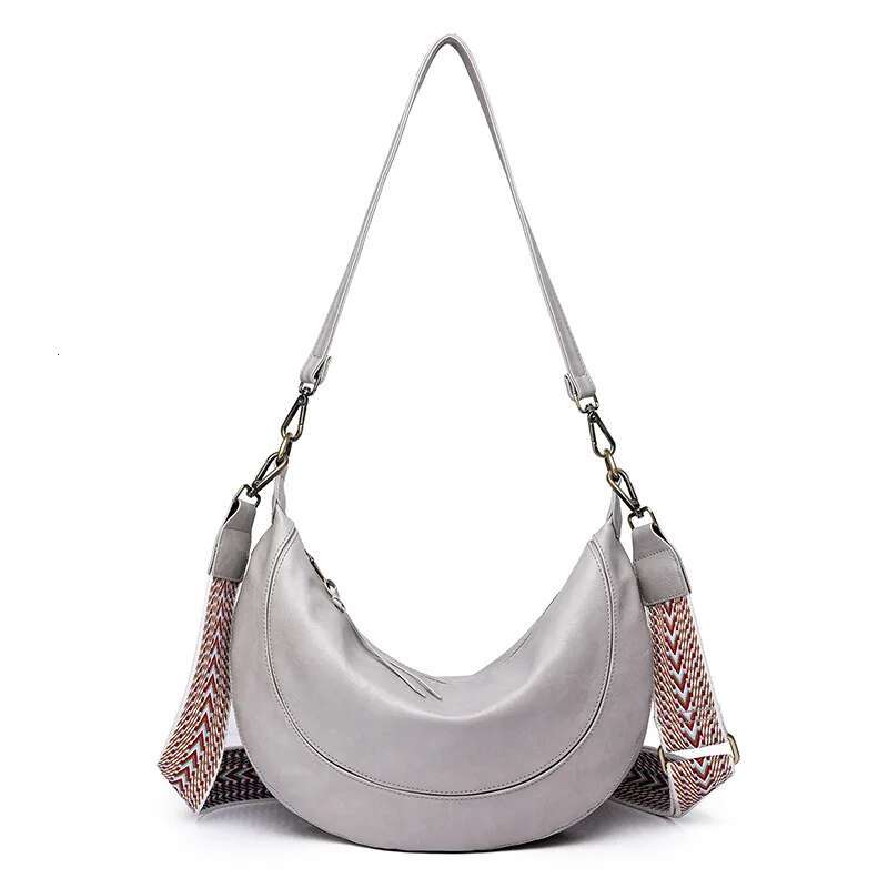New Bag Small Crescent Women's Shoulder Lightweght Krean Version Explosive Ods Female Casual Daily Relaxtion Commuting Advanced