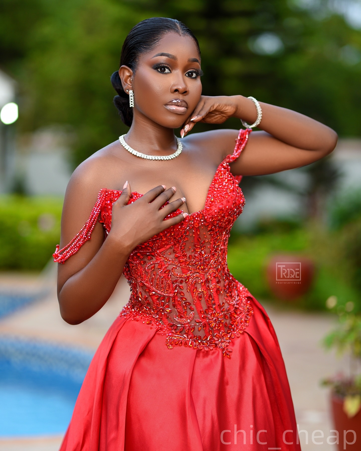 Red A-line Prom Dresses 2025 Beaded Crystals Satin High Split Evening Formal Party Second Birthday Engagement Gowns Plus Size Dress For Special Occasi