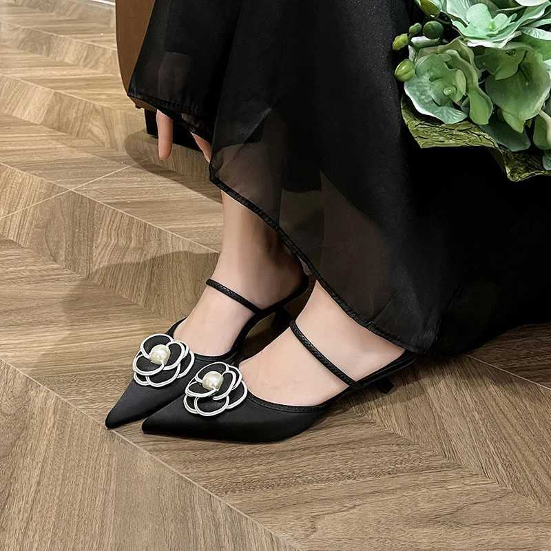 Low Slippers Soft Flat Shoes Fem Slippers Wen Beige Heeled Sandals Slides Pointed Toe Flower String Bead Med Fi Cfort Y250306