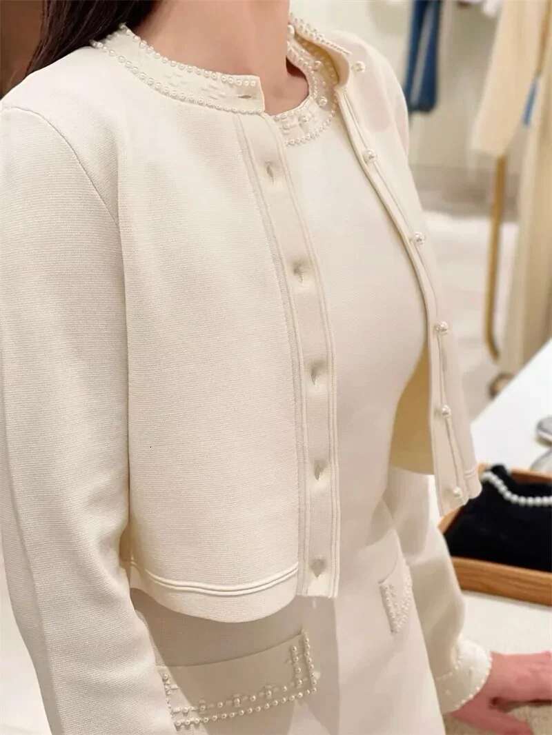 Pearls Decorated Women Round Neck Sleeveless Splicing Dress Or Short Knitted Jacket 2025 Early Spring New Women's Suit