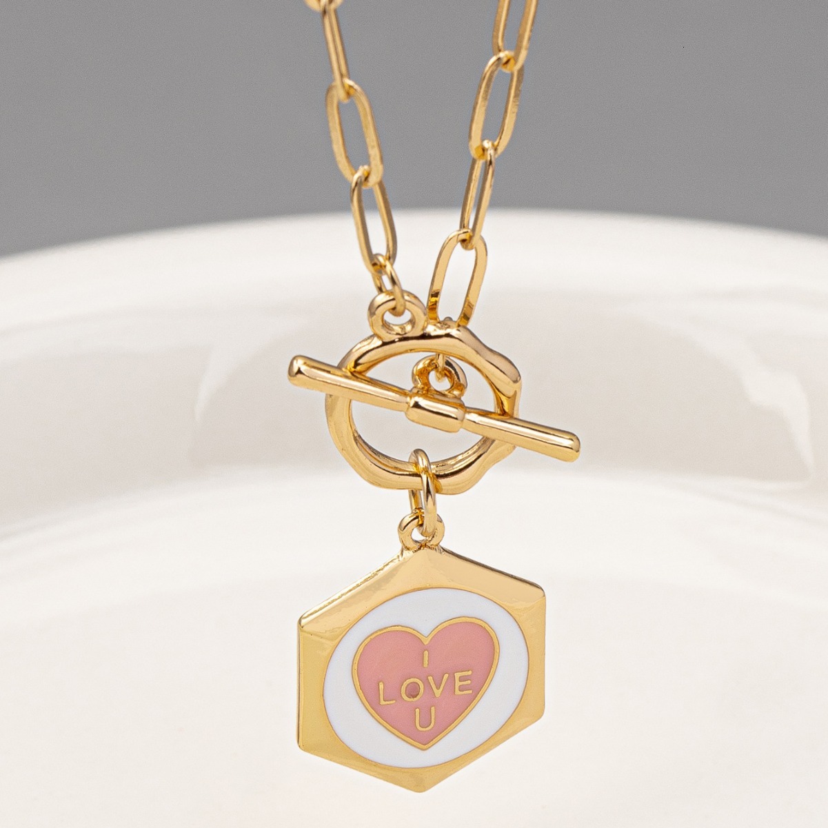Light Luxury Hexagonal Love Necklace Women All Match High-grade Sweet Collarbone Chain Female Jewelry