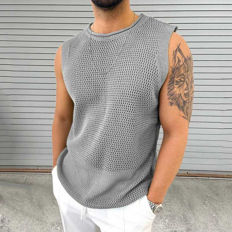 Leisure Solid Color Hollow Out Mens Knit Camisoles Summer Casual O Neck Sleeveless T Shirt Men Fashion Slim Knitting Tank TopsT250318