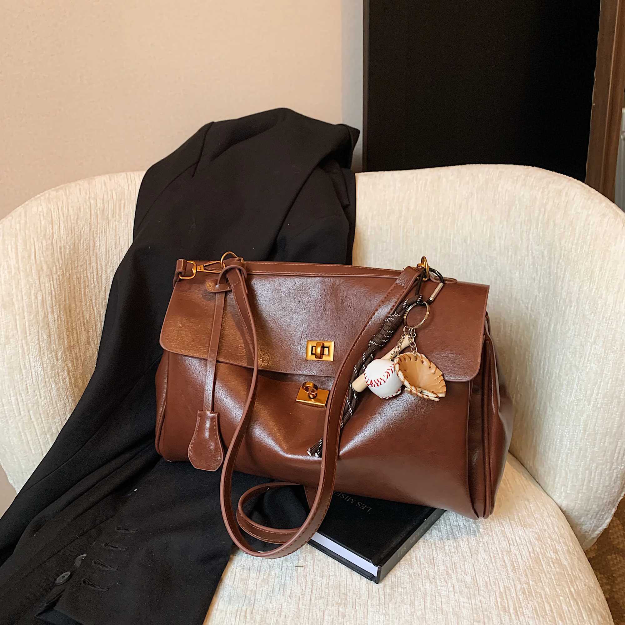 Commuting to work under the armpit female autumn and winter high-grade sense of large-capacity single shoulder bag Y250306