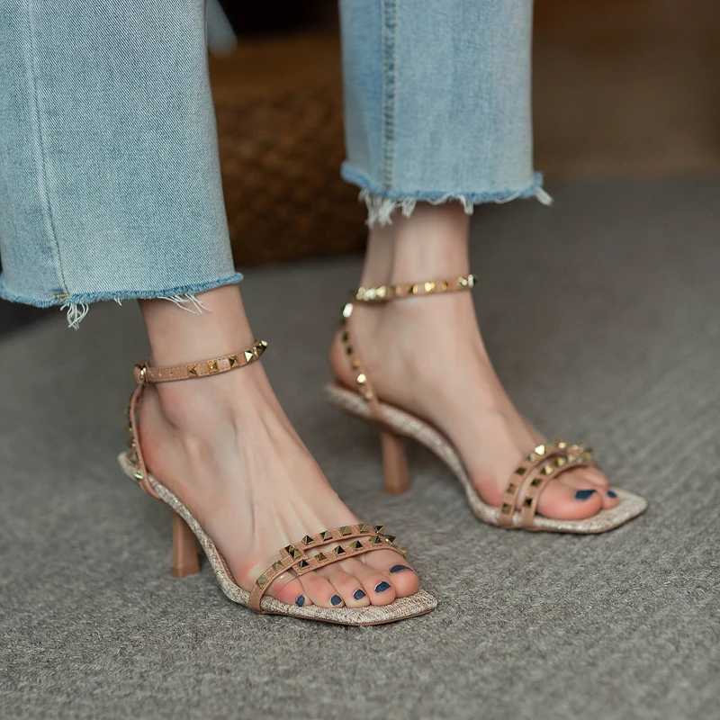 Summer Fi Mid heart Sandals for Wen 2024 New Versatile Stiletto High Buckle E-strap Wens Sandals Y250306