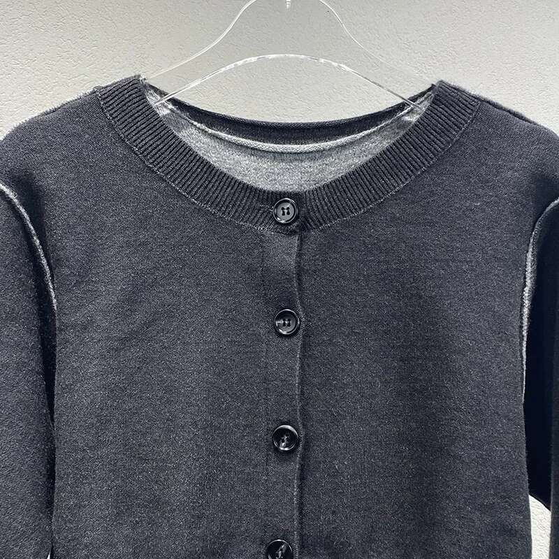 Women's 2024 Autumn And Winter New Design Fake Two-Piece Knitted Double-Layer Short Round Neck Top