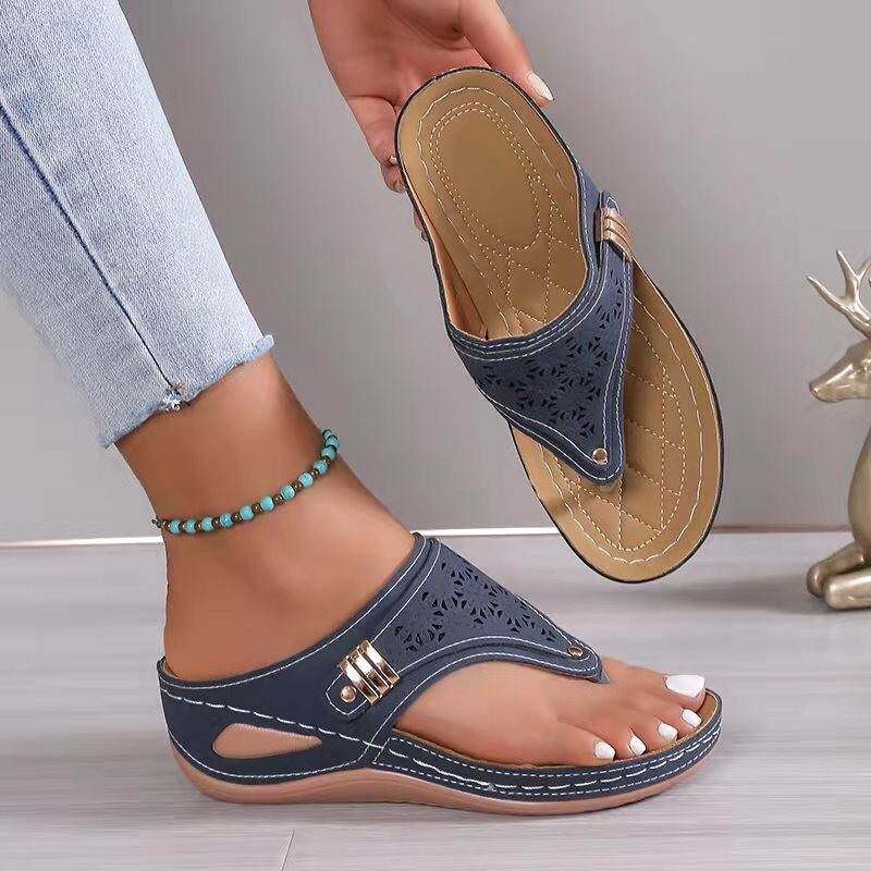 Slope lightweight and cool commuting clip sandals toe women's casual 2025 summer new style with a large heel ddmykukumalu