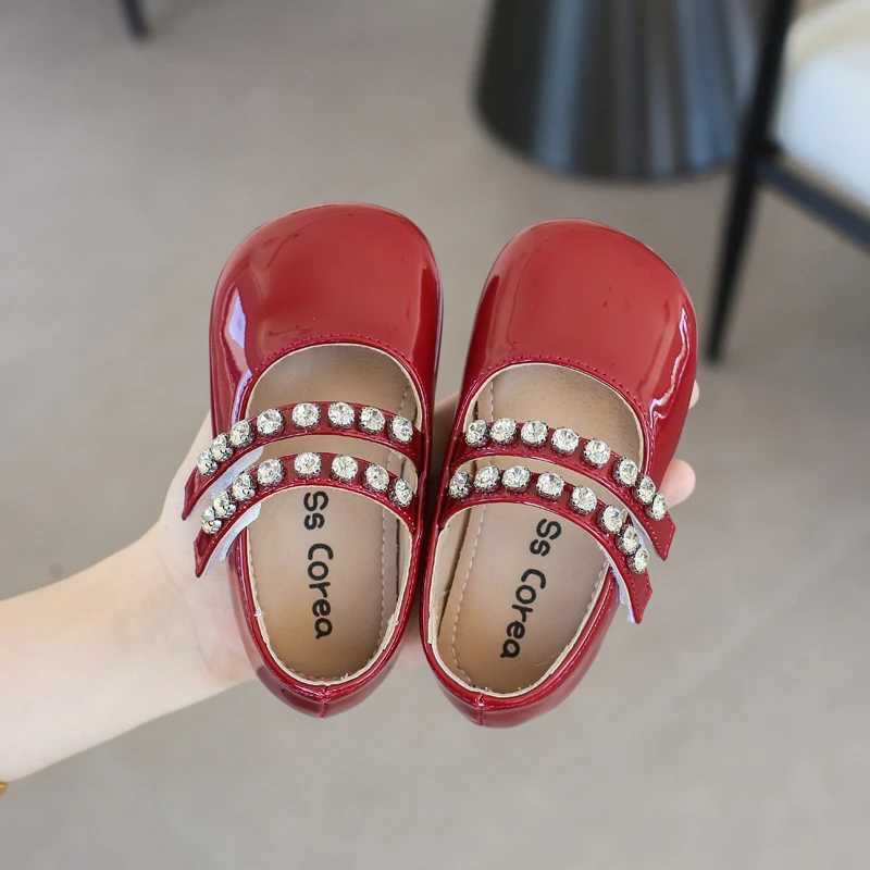 Red Patent Leather Ballet Flats Baby Girls Luxury Crystal Studs Mary Jane Shoes Kids Round Toe Rhinestone Wedding Party ZapatosT250306