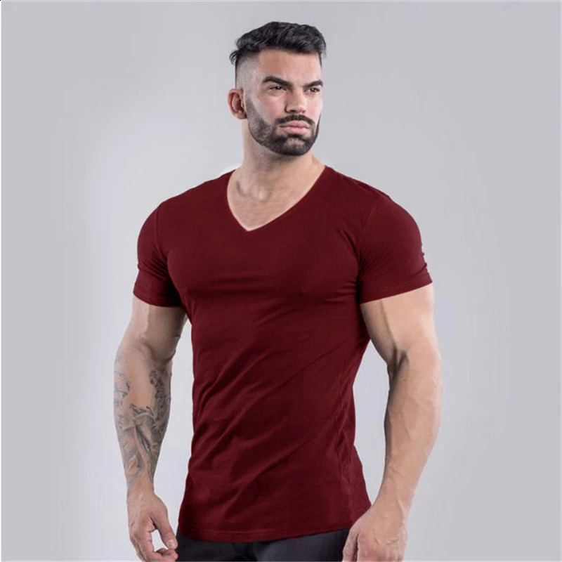 Plain Cotton Gym T-shirt Men Summer Fitness Clothing V-Neck Short Sleeve T shirt Slim Fit Tshirt Bodybuilding Workout Tees Tops 250306