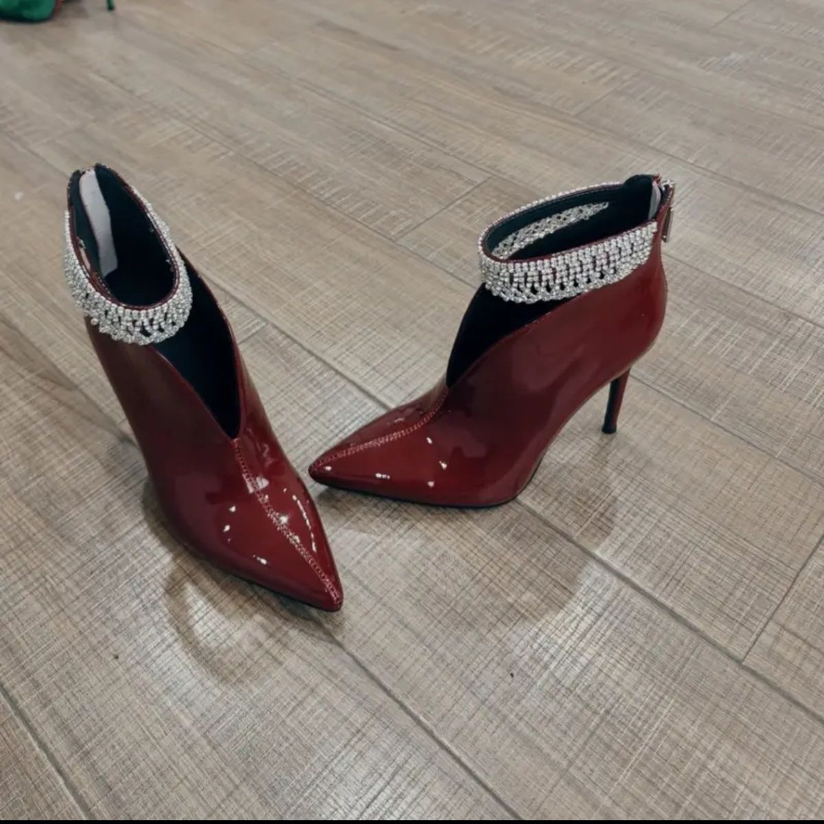 Shuidian New 2025 French Zipper Sexy Temperament Short Boots Pointed Fashion Valentine's Day