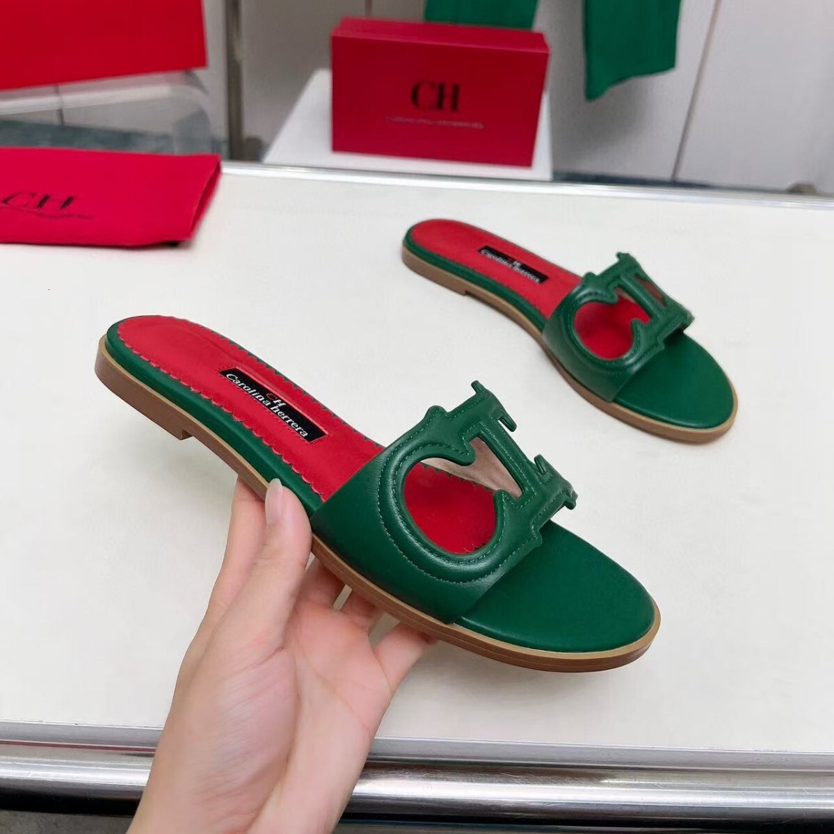 2025 Top Women's Luxury Slippers Designer Slippers Luxury High End Casual Flat Sandals Best Quality