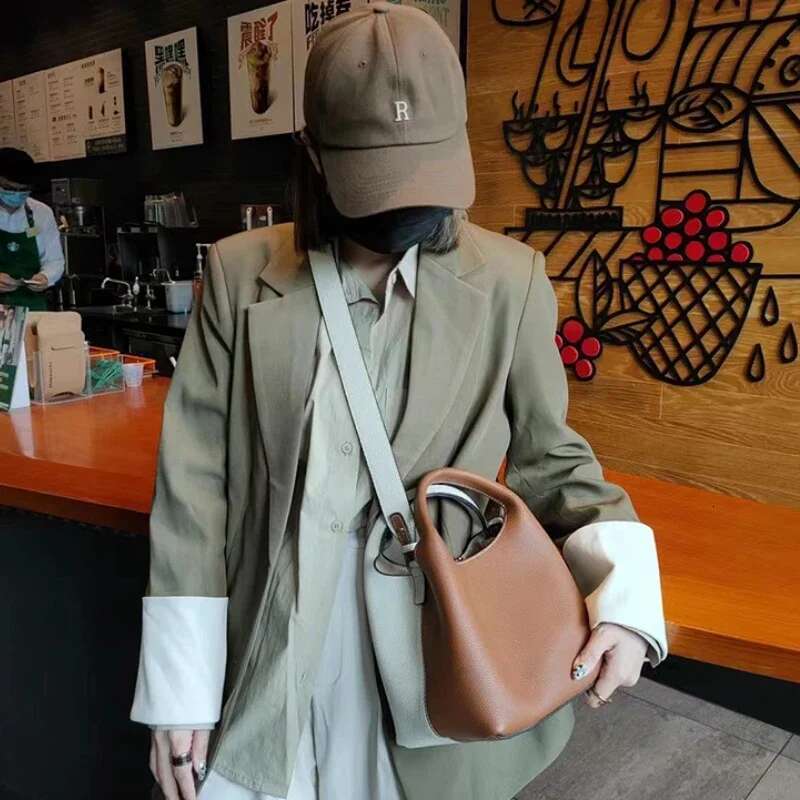 Women's Bucket Soft Genuine Leather High Temperament One Shoulder Crossbody Bag Double-Sided Design Fashion Handbag