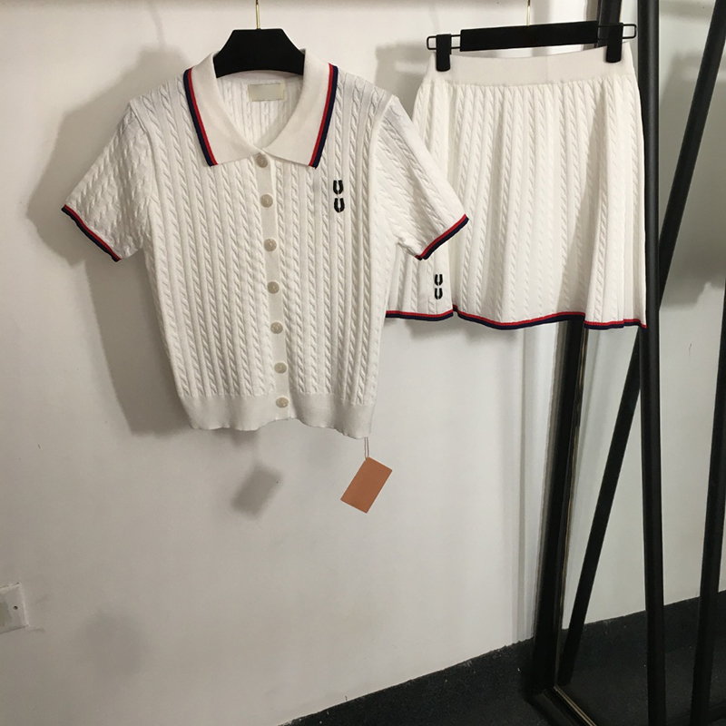 Ladies Elegant Tracksuits Knit T Shirt Skirts Luxury Letters Jacquard Tracksuit Girls School Style Tops Skirt Set