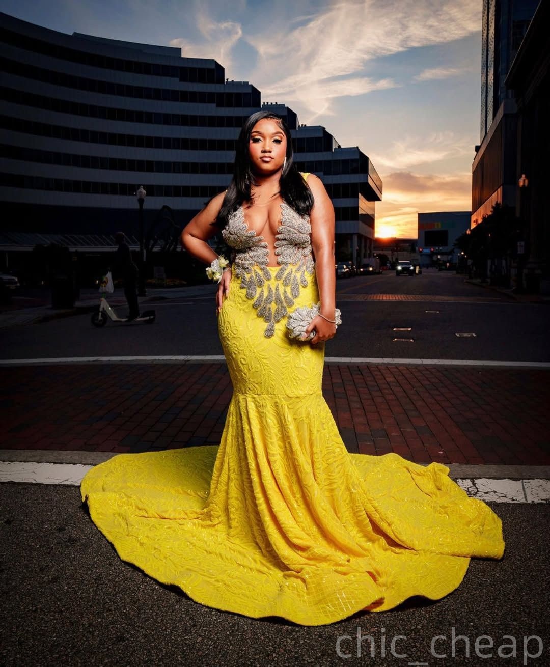 Mermaid Yellow Prom Dresses 2025 Sheer Neck Crystals Sequined Lace Evening Formal Party Second Birthday Engagement Gowns Plus Size Dress For Special O