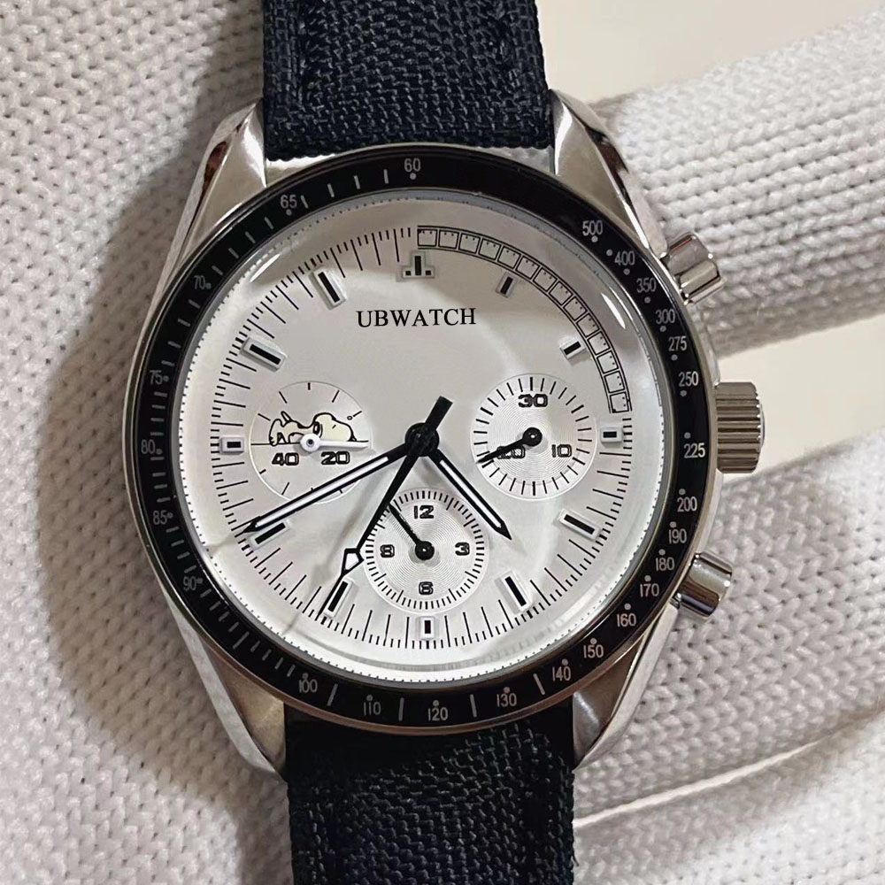 Fashion and Classic 42MM Case Diameter Moonwatch Luminous Quartz Chronograph Sport Mens Watches Battery Power Working Sub-dials Stainless Steel Men's Wristwatches