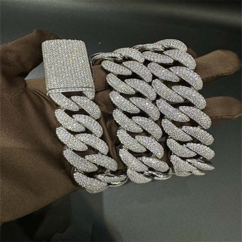 24MM Moissanite Cuban chain DESIGNERS Pendant vvs3 Iced Top quality Fashion first choice Free delivery
