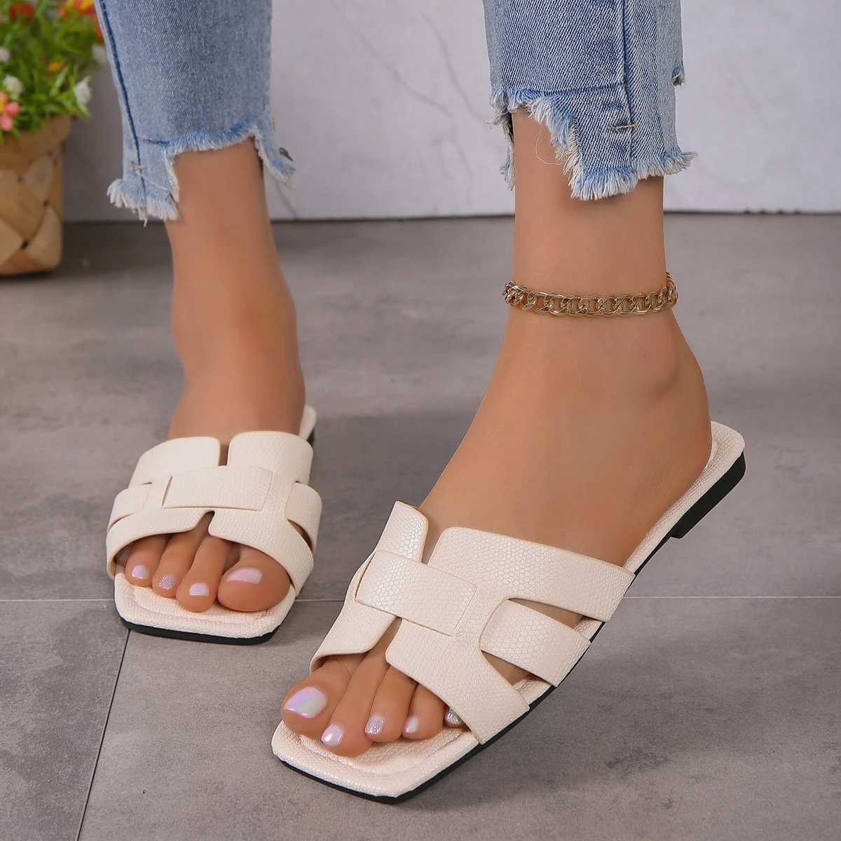 Ladies reliable casual flat sandals versatile outdoor wear flat slippers for wearing outside Y250306