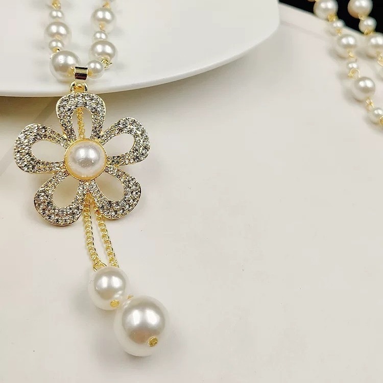 Long Pearl Necklace Female Korean Fashion Crystal Fringe Pendant Autumn And Winter Jewelry
