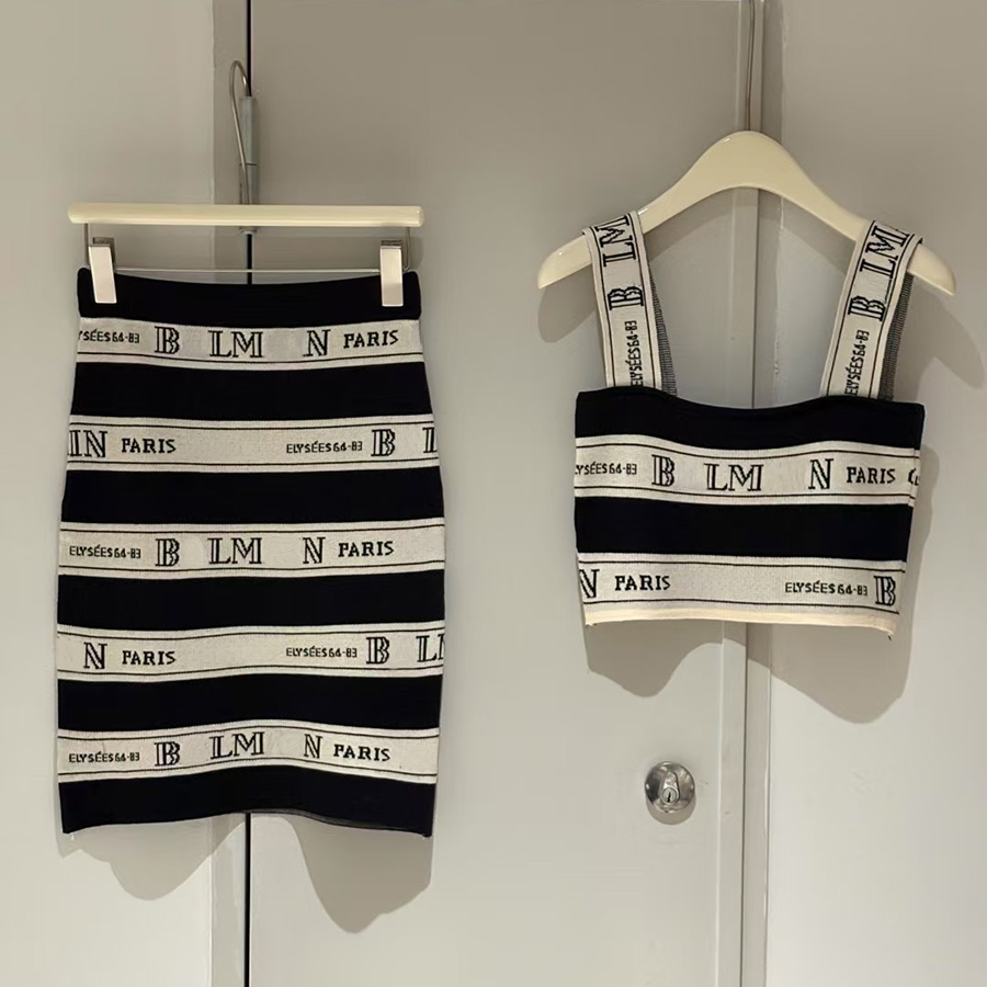 Designer Knitted Women Dress Set Slim Fit Dress Black White Stripe Letters Vest Skirt Pleated Skirt Outfit Elegant Casual Daily Woman Knits Clothes Sets